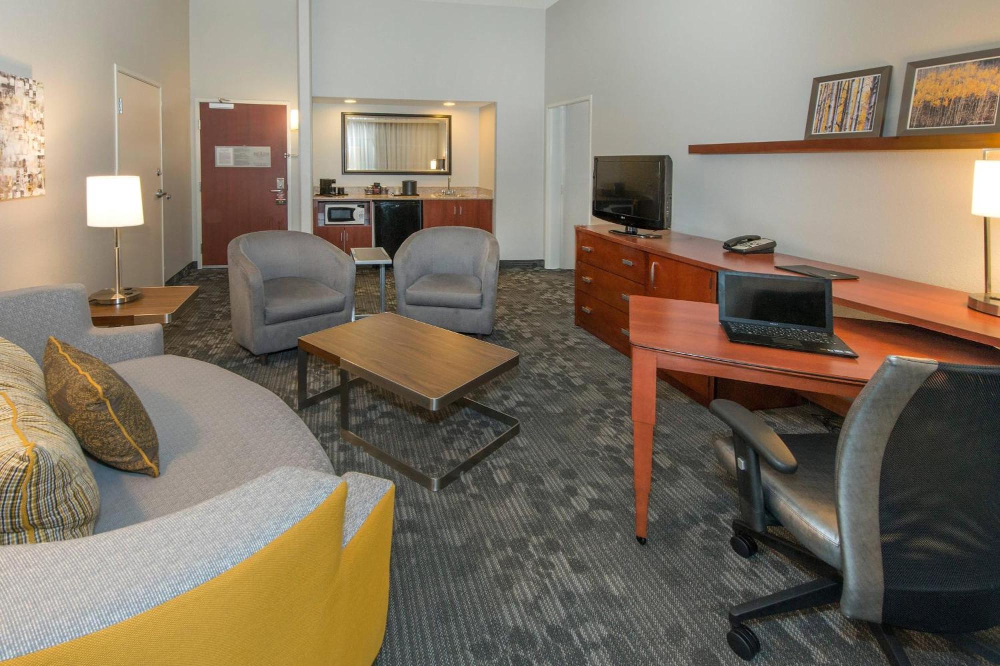 מלון Courtyard By Marriott אלבני מראה חיצוני תמונה